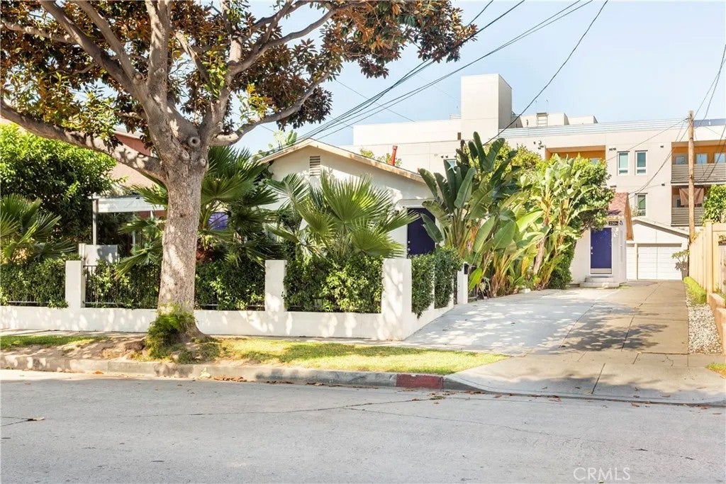 239 W Hillcrest — photo