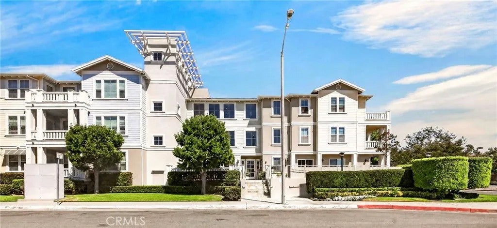 2367 Jefferson St 110 — photo