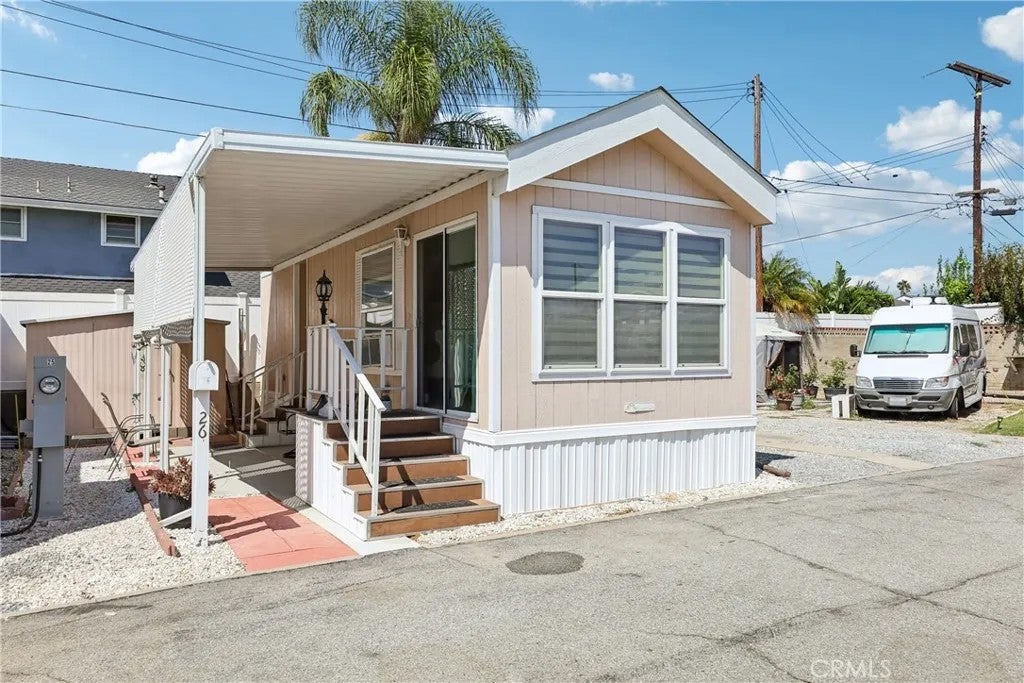 24630 Eshelman 26 — photo