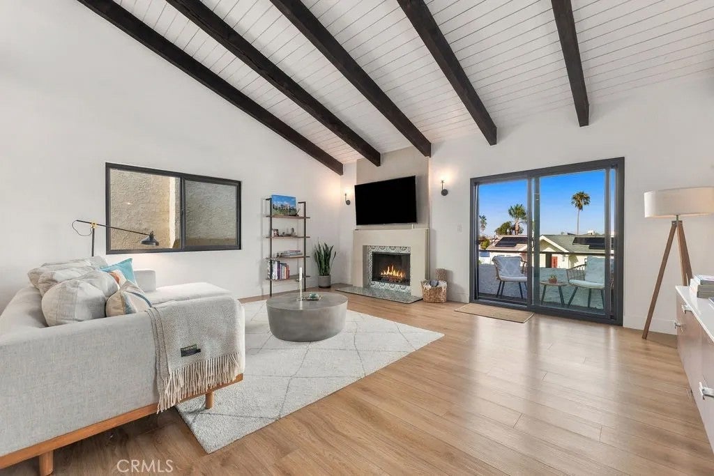 1121 Stanford — photo