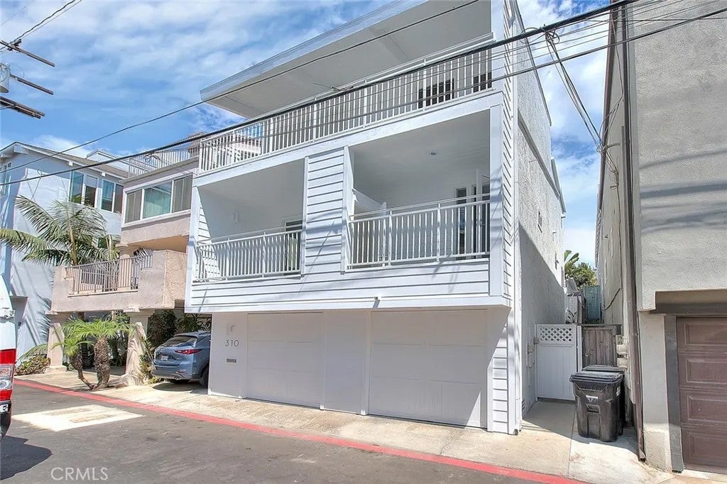 310 Bayview Drive — photo