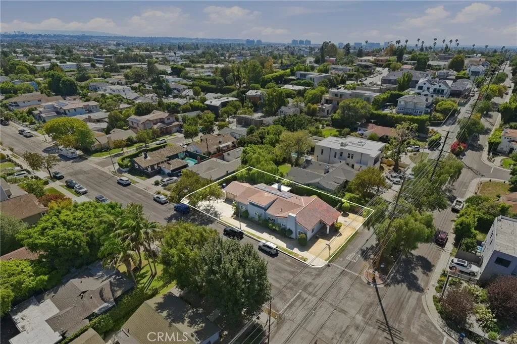 3605 South Barrington Avenue — photo