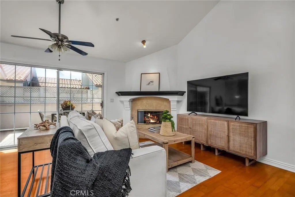 2514 Vanderbilt Lane C — photo