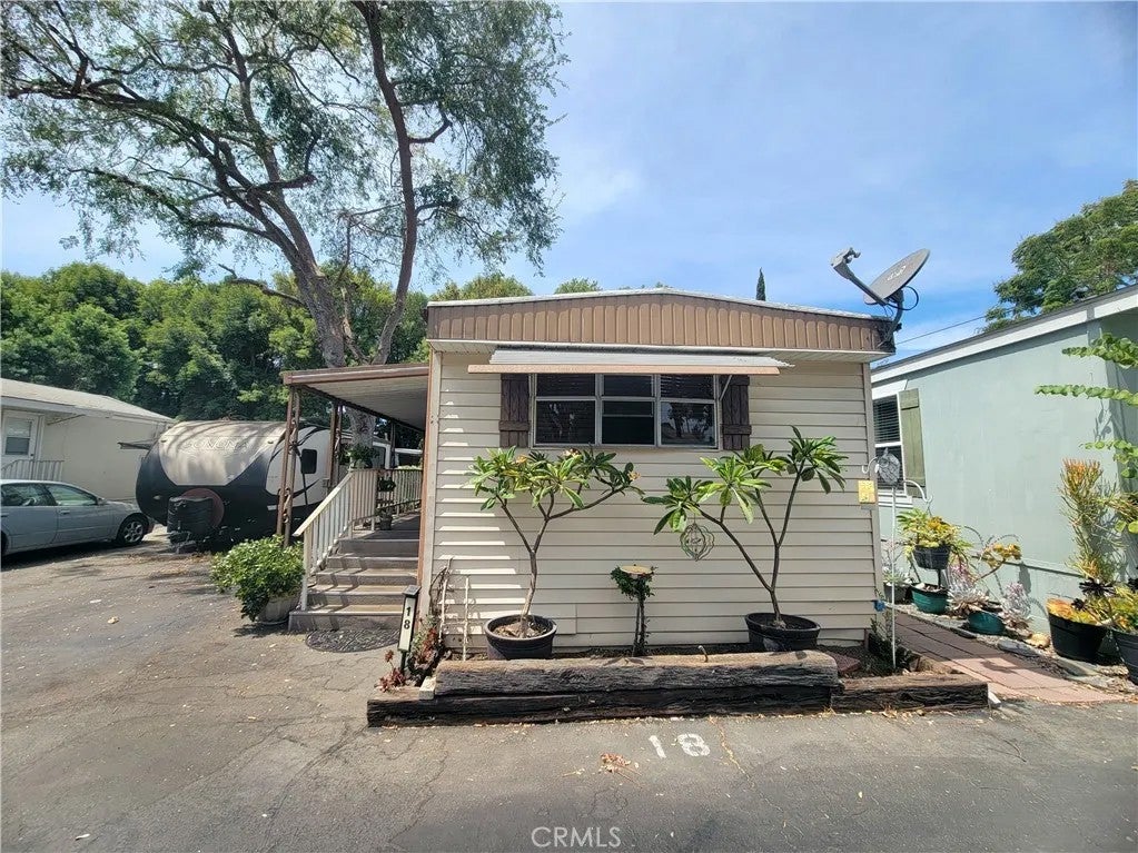 300 E Arbor St 18 — photo
