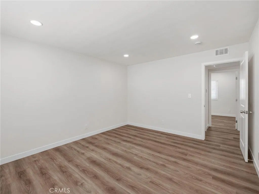 104 N Atlantic C — photo
