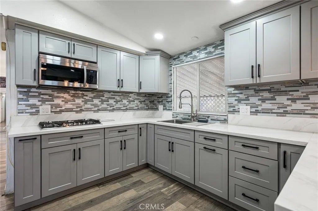 12401 Filmore 618 — photo