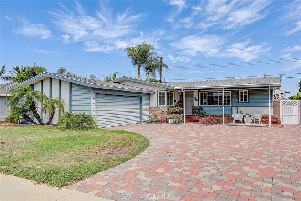 8121 Carnation Drive — photo