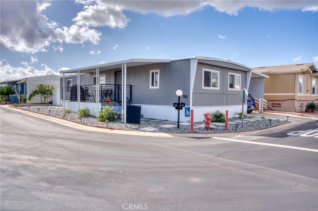 1065 Lomita 183 — photo
