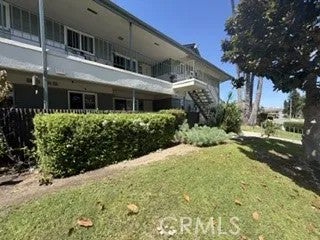 22851 Nadine a — photo