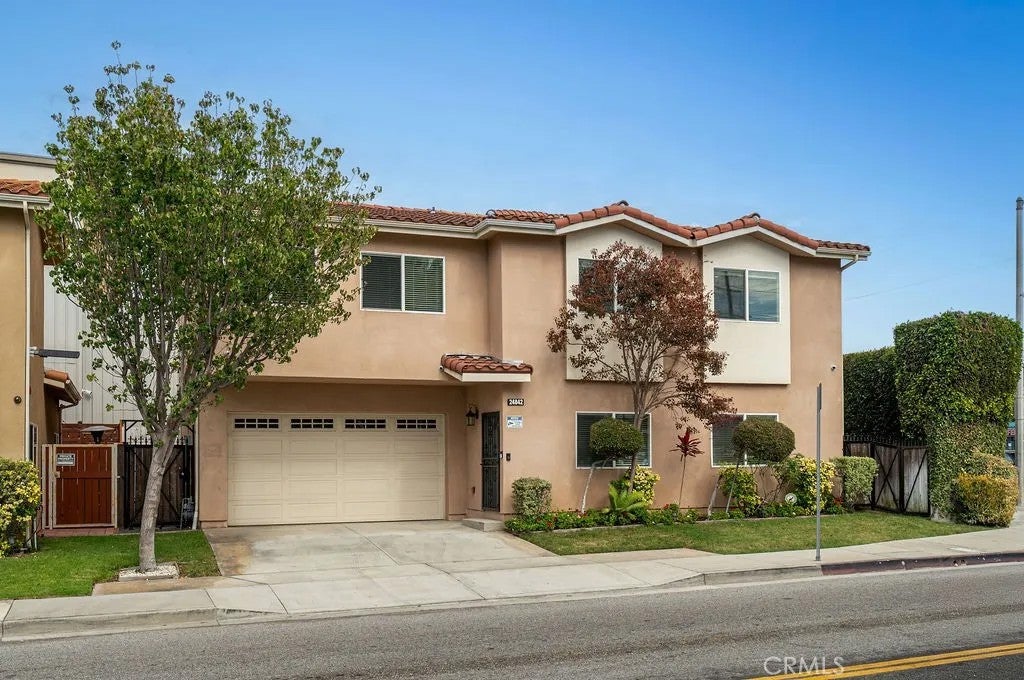 24842 Frampton Avenue — photo