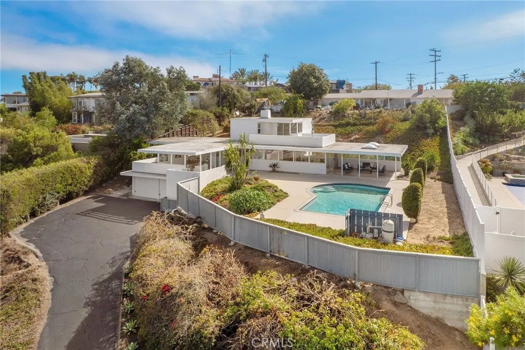 1142 Ronda — photo