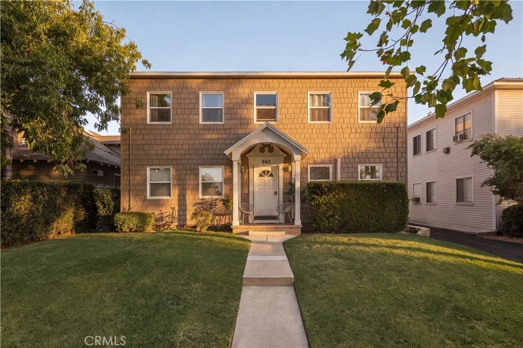 902 S Marengo 2 — photo