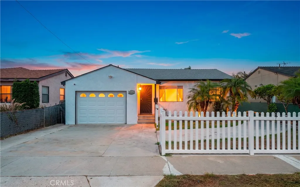 15212 Arcturus Avenue — photo