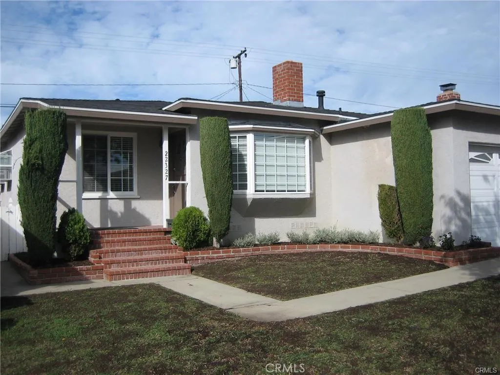 22327 Evalyn Avenue — photo