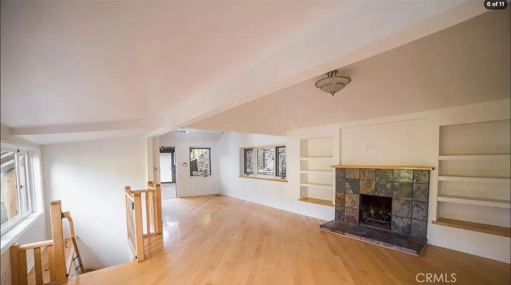 1843 N Beverly Glen — photo