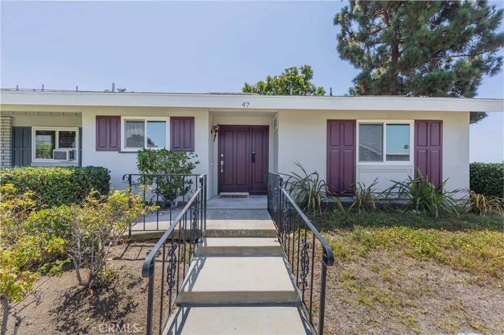 3760 Vista Campana S 47 — photo