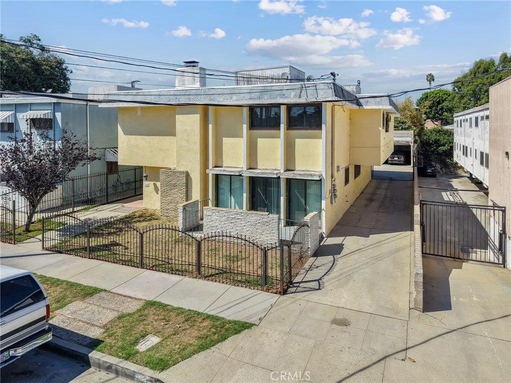 145 W Hillcrest — photo