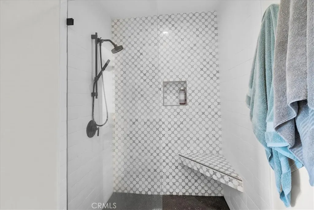 2400 Voorhees Unit 4 — photo