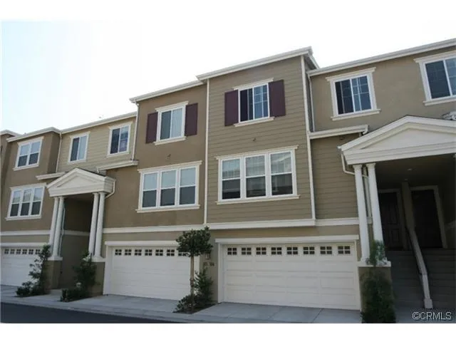 1800 Oak Street Unit 203 — photo