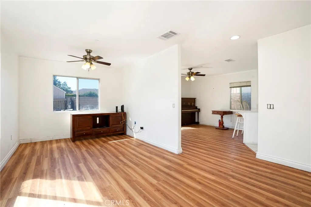 893 W Kemp Court, Compton, CA 90220 — photo 3