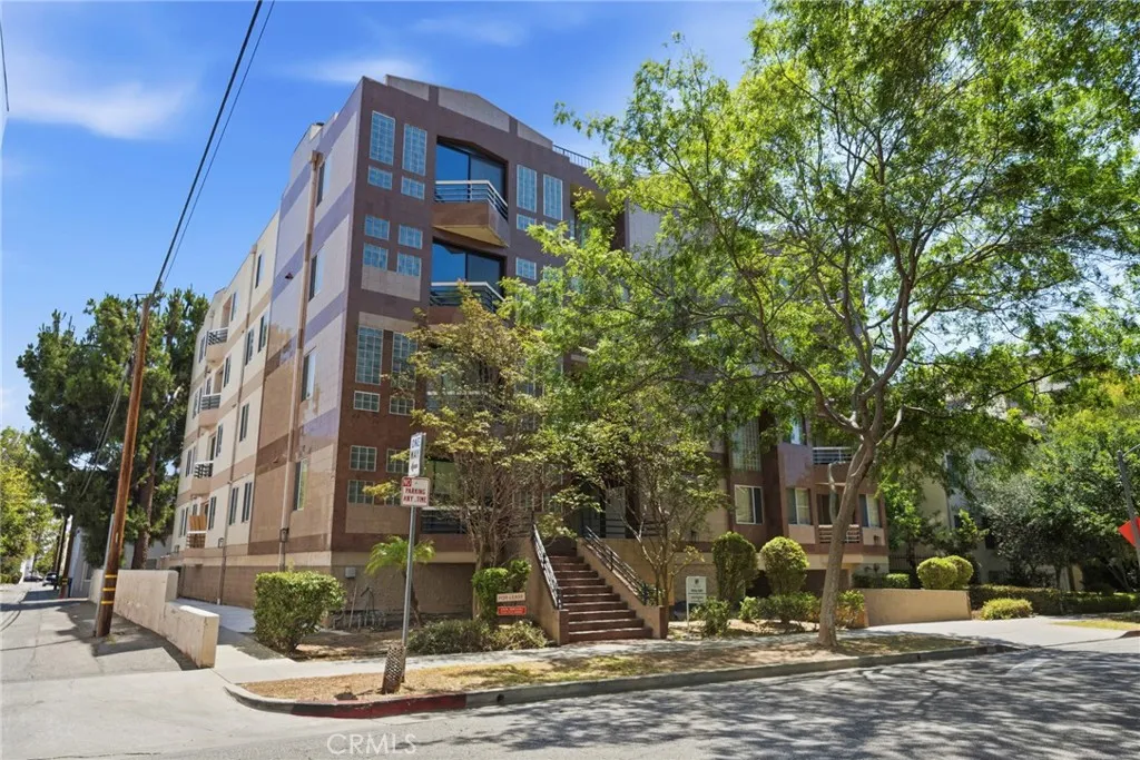 120 S Crescent Unit 104 — photo