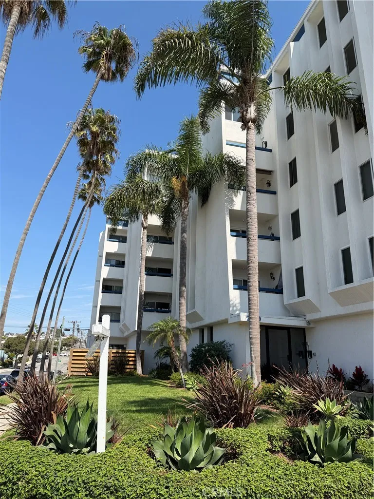 200 S Catalina Avenue Unit 407 — photo