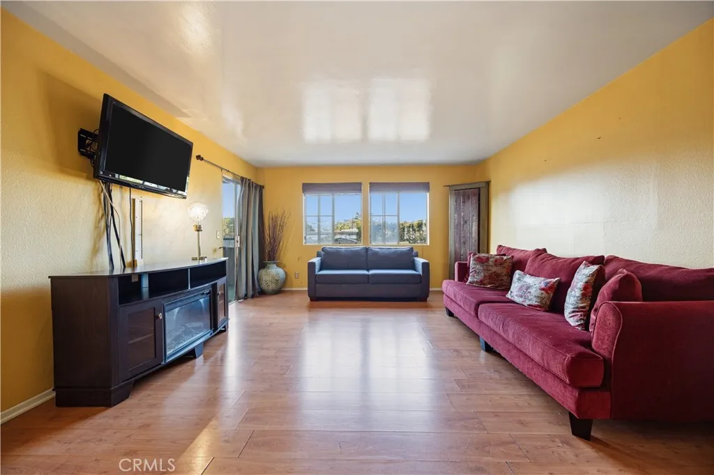 2507 E 15th Street Unit 109 — photo