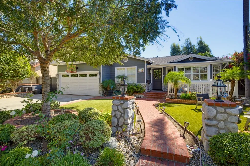 5106 Sharynne Lane — photo
