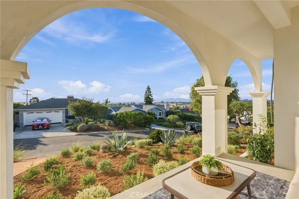 205 Via Los Altos — photo