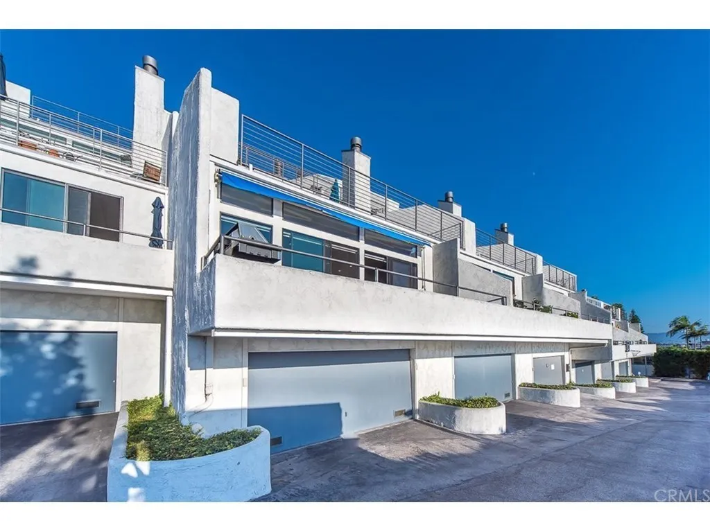 736 Gould Avenue Unit 3 — photo