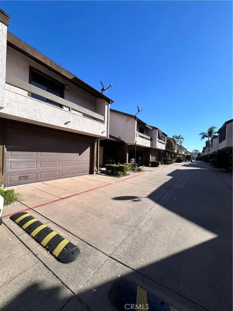 6100 Arbutus Avenue Unit 2 — photo