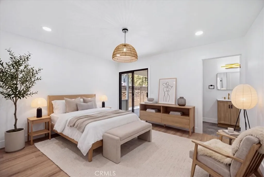 2418 Clark — photo