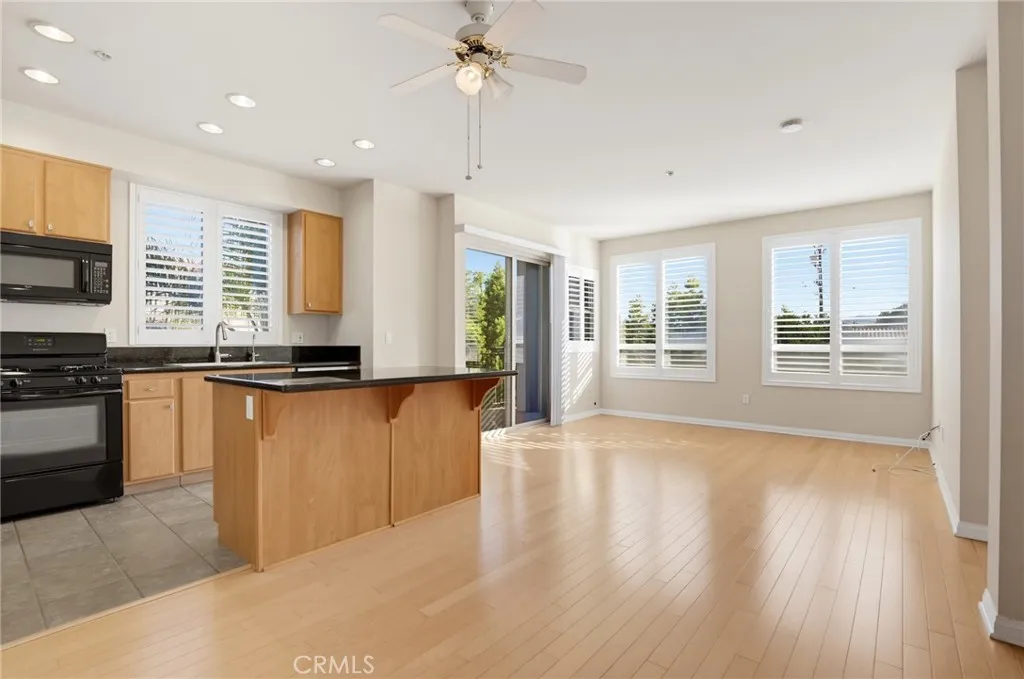 2742 Cabrillo Avenue Unit 212 — photo