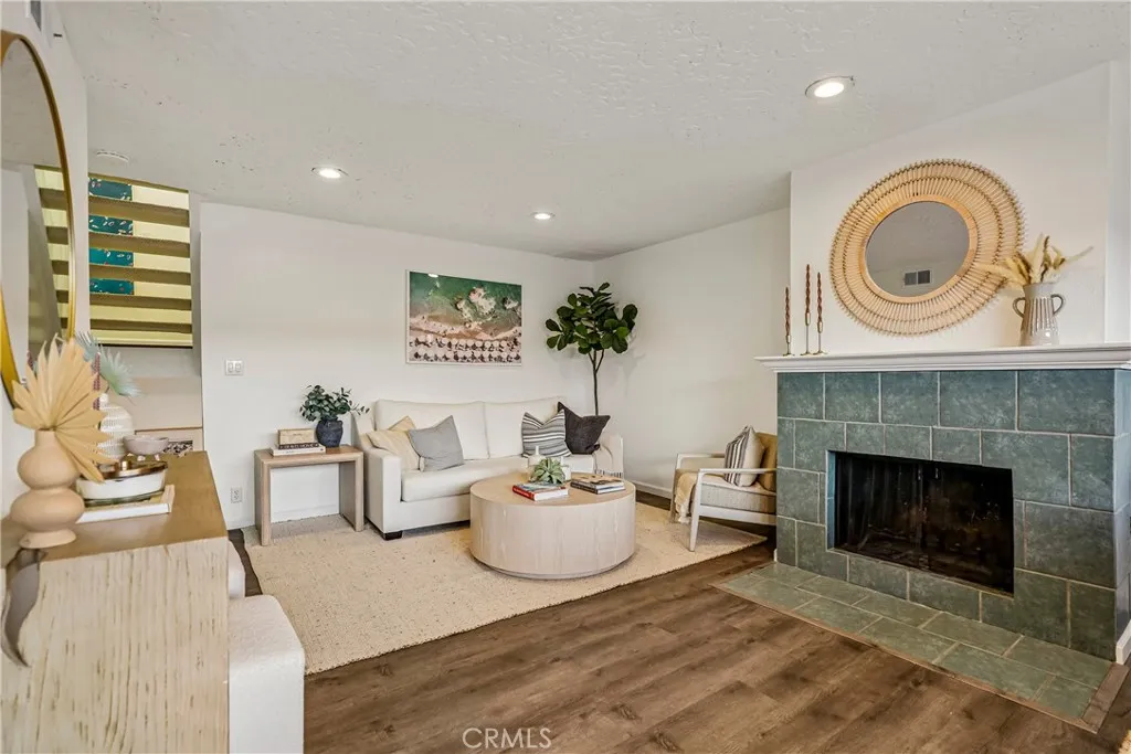 1456 Manhattan Beach Boulevard Unit C — photo