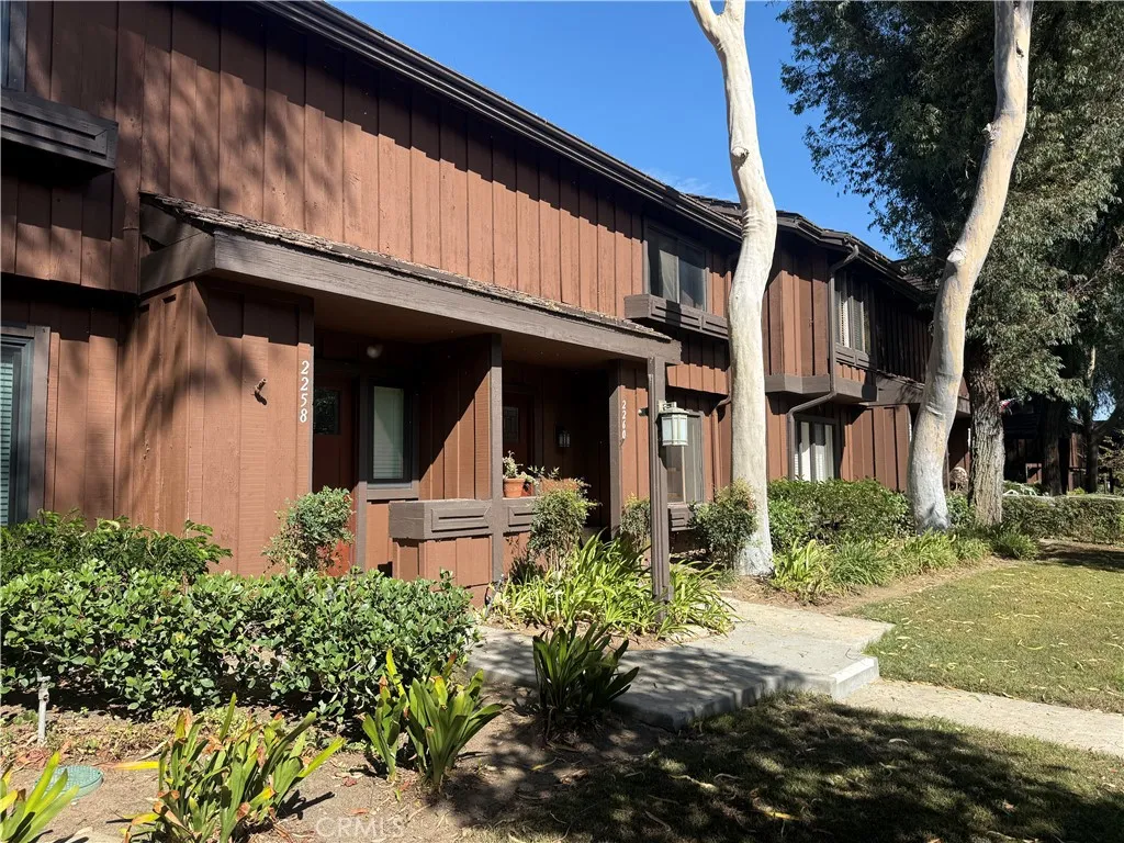 2260 Stonewood Court — photo