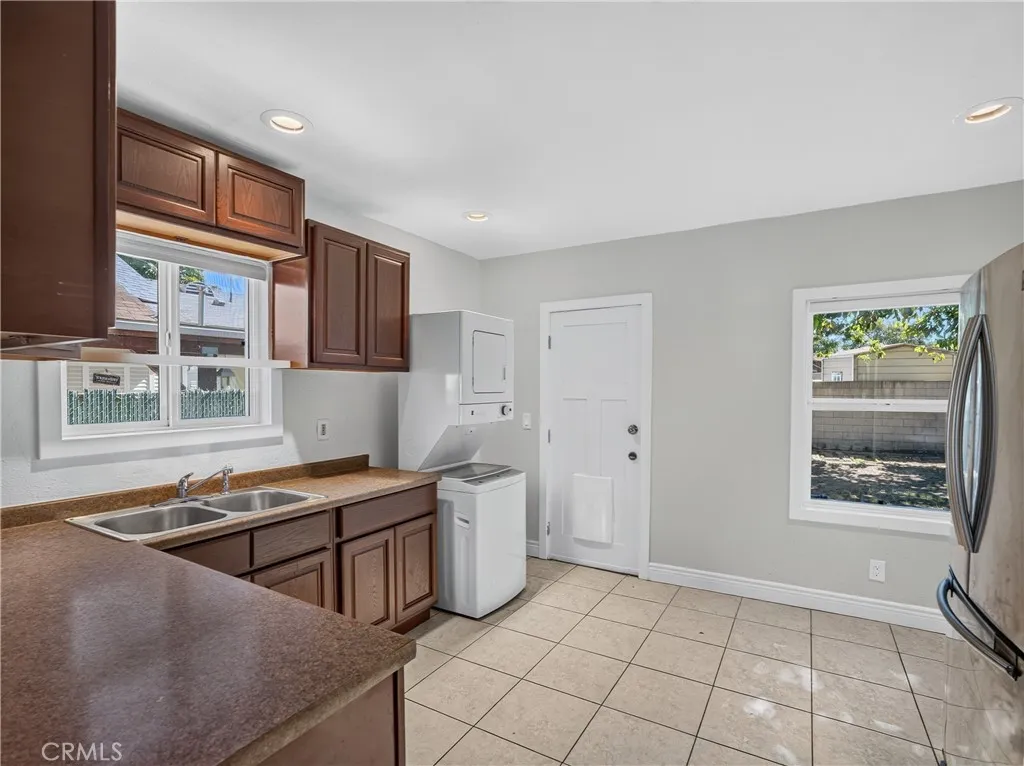 12 E 53rd, Long Beach, CA 90805 — photo 3
