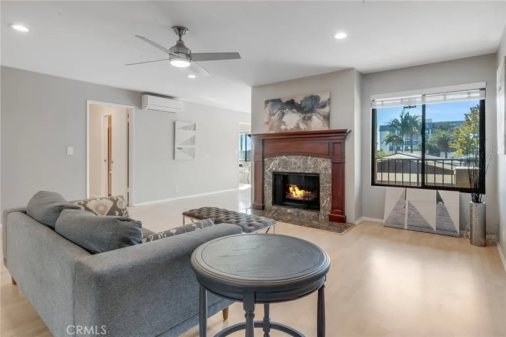 2538 E 2nd Unit 207 — photo