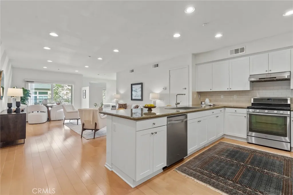 5530 Strand Unit 201 — photo