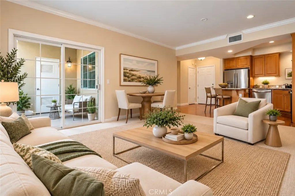 21345 Hawthorne Unit 206 — photo