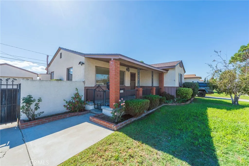 350 E Realty Street, Carson, CA 90745 — photo 2