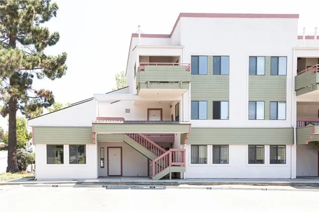1239 E Foothill Boulevard Unit 112 — photo