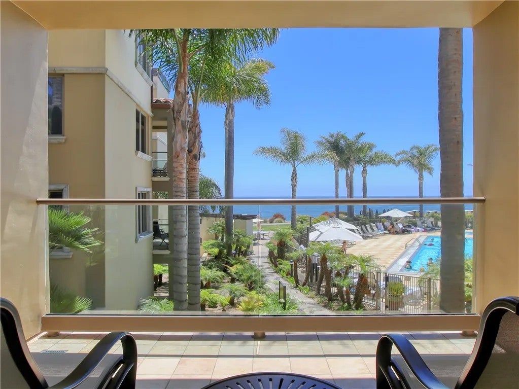 2727 Shell Beach Road 222 — photo