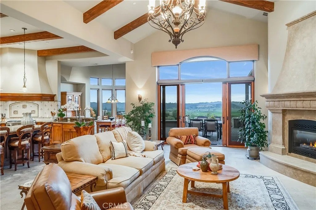 5475 Mira Estrella Court — photo