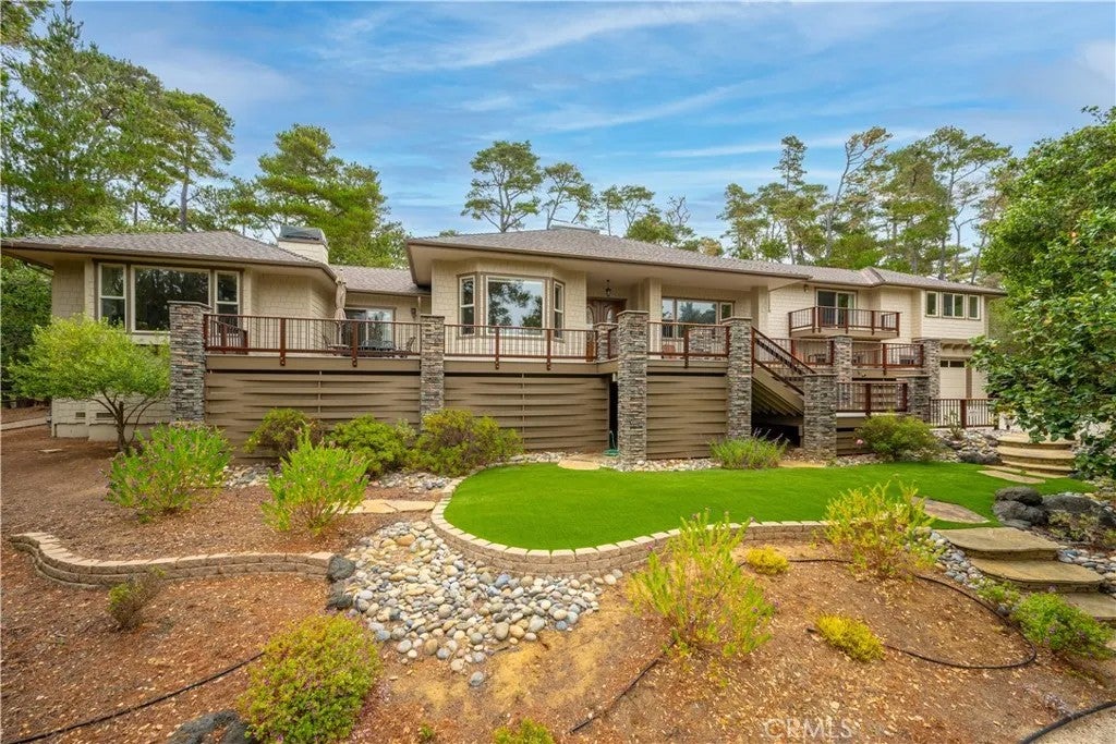 6445 Kathryn — photo