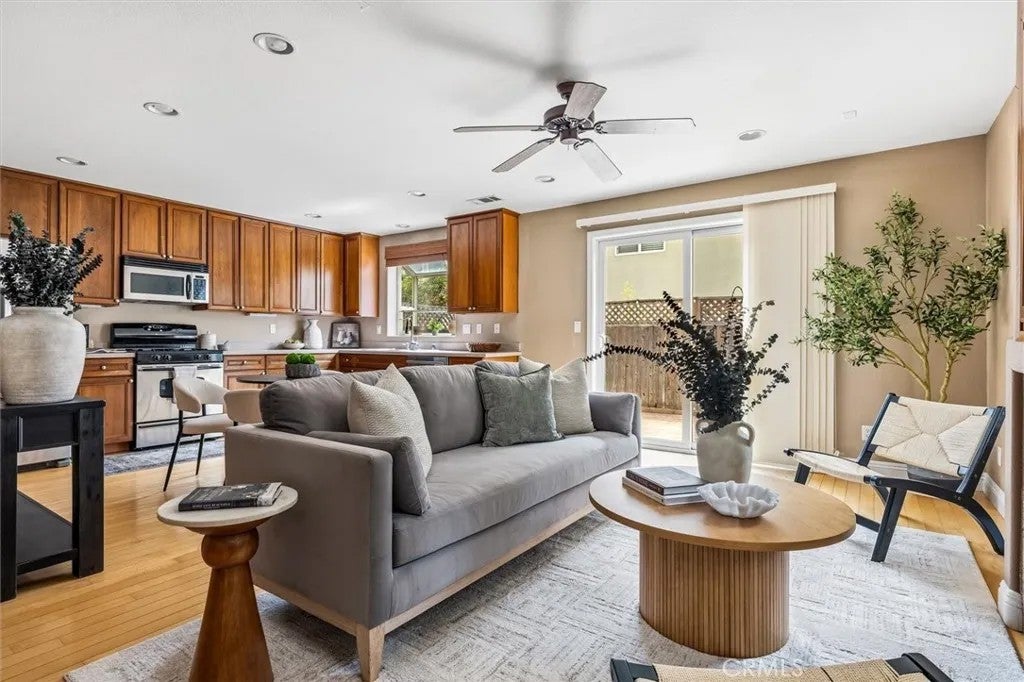 979 La Costa Court — photo