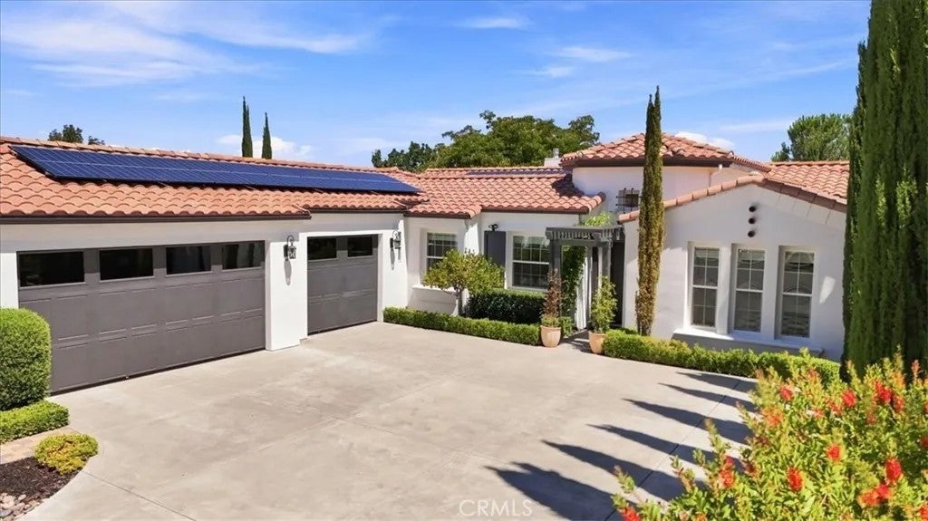 951 Vista Cerro Drive — photo