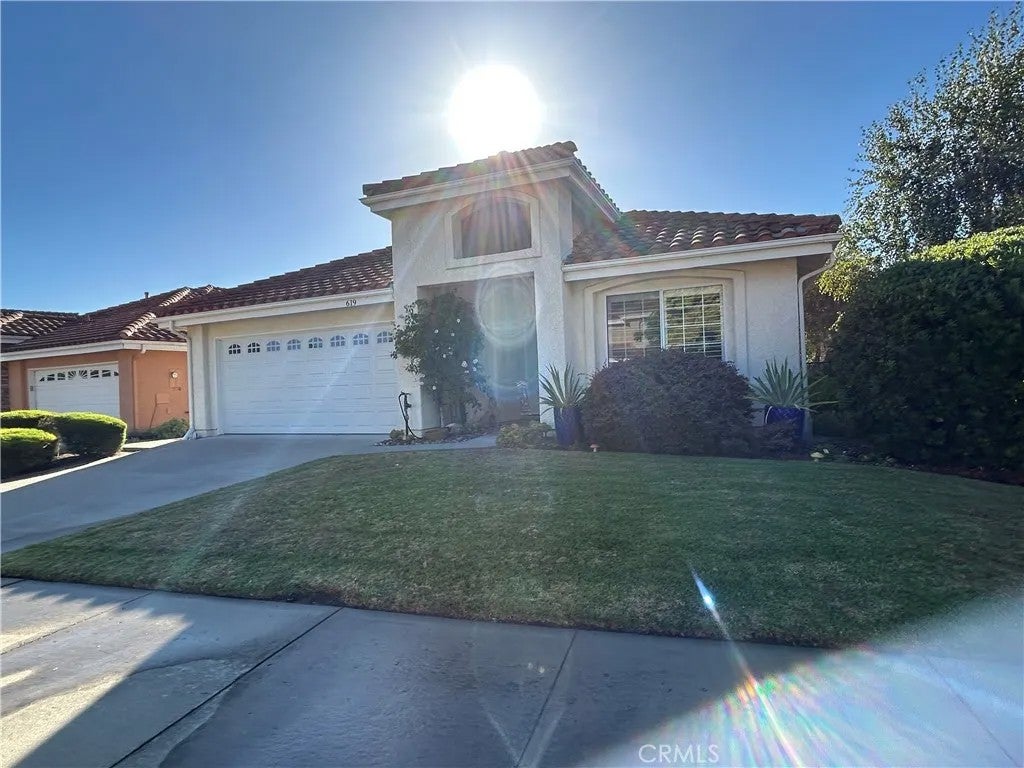619 Riviera Circle — photo