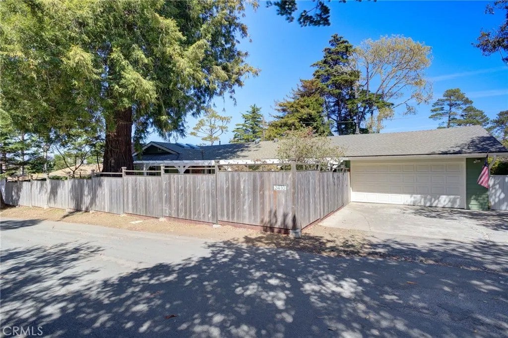 2410 Langton — photo