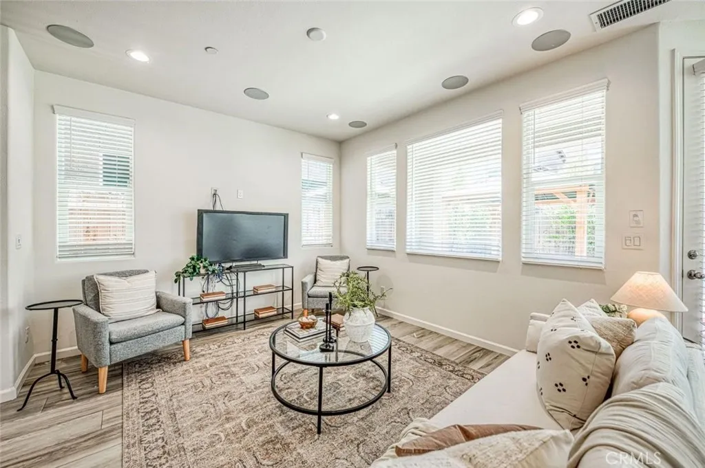 876 Winchell West, Madera, CA 93636 — photo 2
