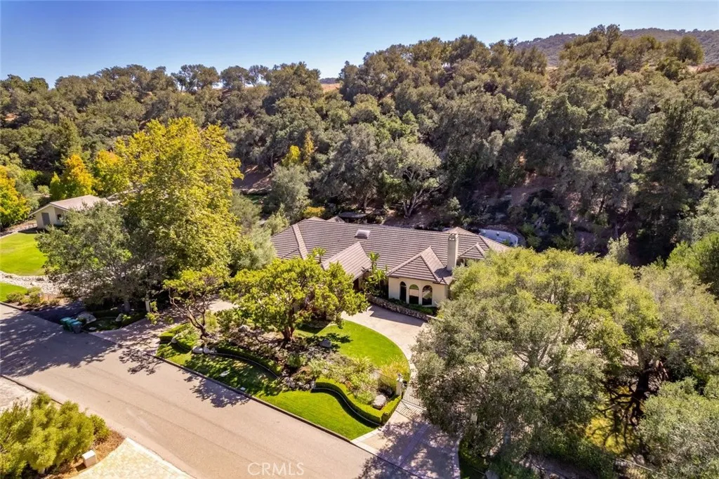 6835 Avila Valley Drive — photo